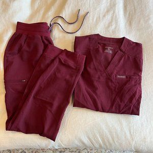 The Women's Everyday Scrub Set WINE - XS